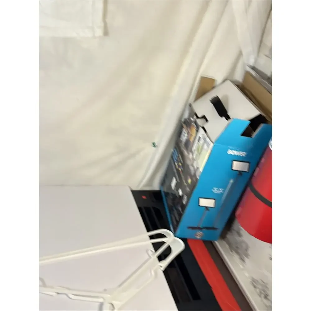 Whitney Houston T-Shirt Short Sleeve Graphic White Retro Pop 2021 Women’s SMALL - Picture 3 of 3